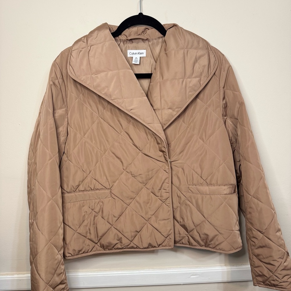 Calvin Klein NWOT | Mauve Cropped Wrap Quilted Coat with Cowl Neck | Medium